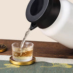 Isolierkanne aus Edelstahl – Stundenlang Warm, Tropffrei