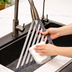 Eckorganizer für Spüle – Dreieckiges Aluminium-Tablett