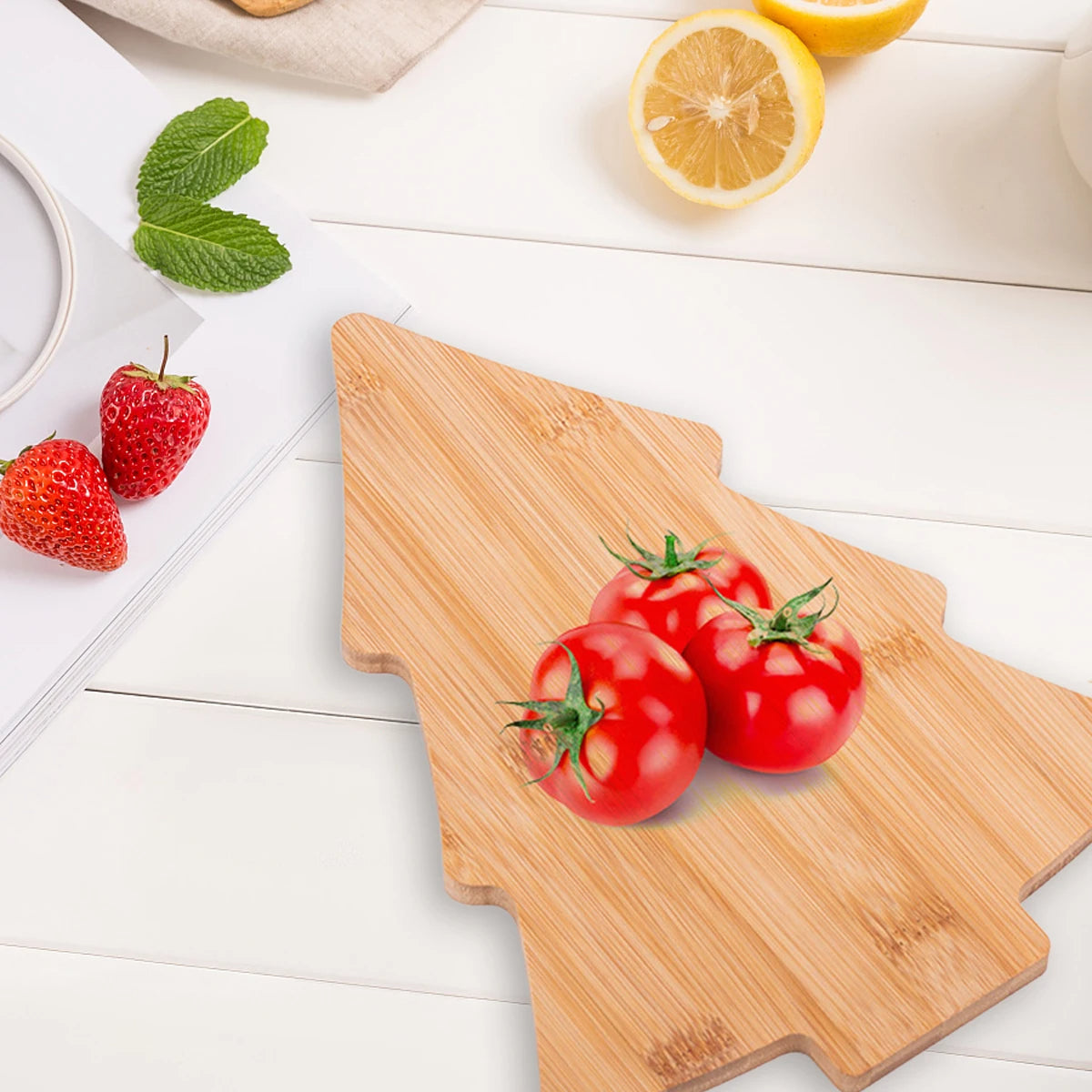 Bambus-Schneidebrett in Tannenbaumform