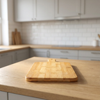 Schneidebrett mit Griff aus Bambus