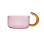 Glas-Teeset mit kontrastierenden Farben