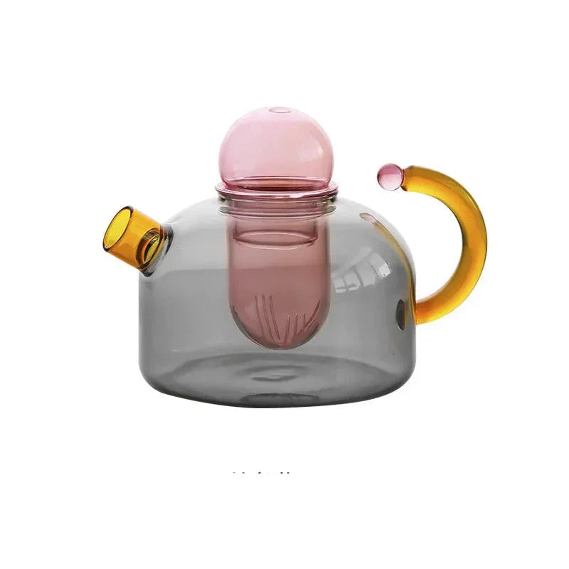 Glas-Teeset mit kontrastierenden Farben