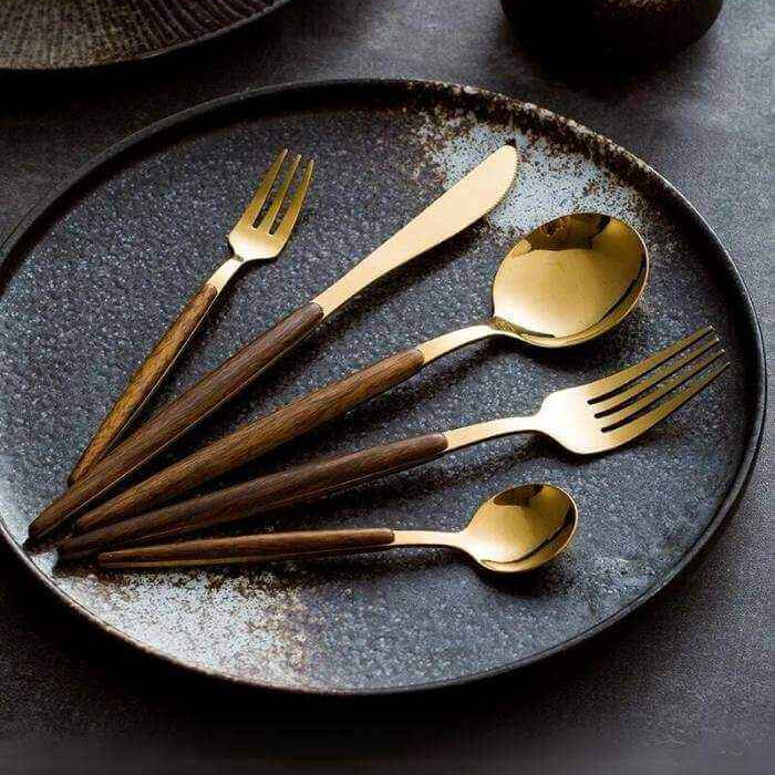 Besteckset Edelstahl mit Holzgriffen – 16-teilig