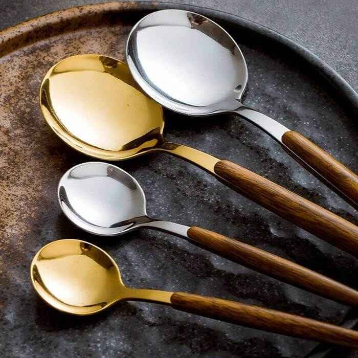Besteckset Edelstahl mit Holzgriffen – 16-teilig