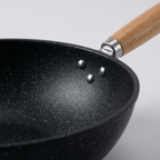 Wok mit Keramik-Antihaftbeschichtung und Glasdeckel