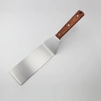 Grillspachtel aus Edelstahl mit Holzgriff
